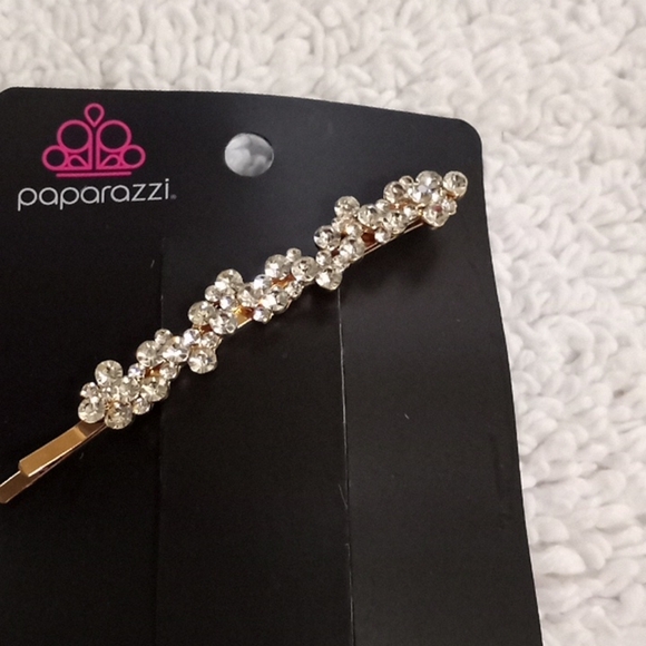 paparazzi Accessories - Starry Sprinkles Gold Hair Clip